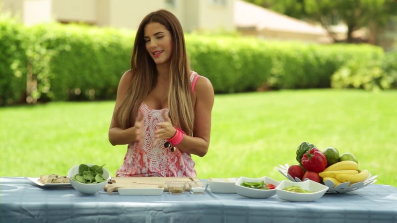 Gaby espino/გაბი ესპინო #14 - Page 17 COCINANDO_SALUDABLE_HEALTHY_ROLLS_A_LA_GABY_mp