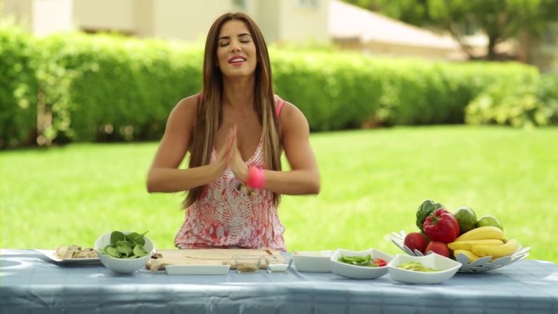 Gaby espino/გაბი ესპინო #14 - Page 20 COCINANDO_SALUDABLE_HEALTHY_ROLLS_A_LA_GABY_mp