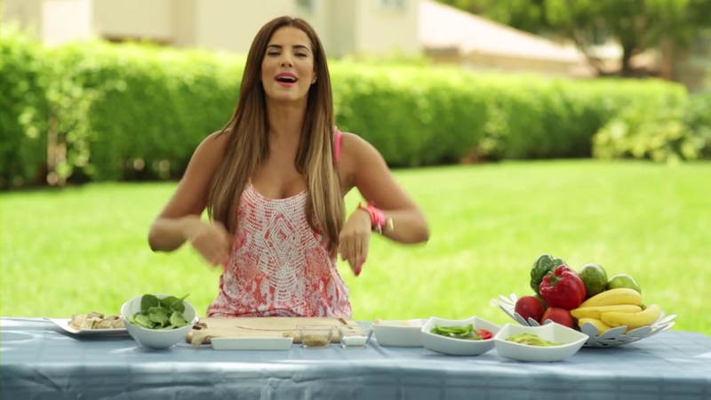 Gaby espino/გაბი ესპინო #14 - Page 17 COCINANDO_SALUDABLE_HEALTHY_ROLLS_A_LA_GABY_mp