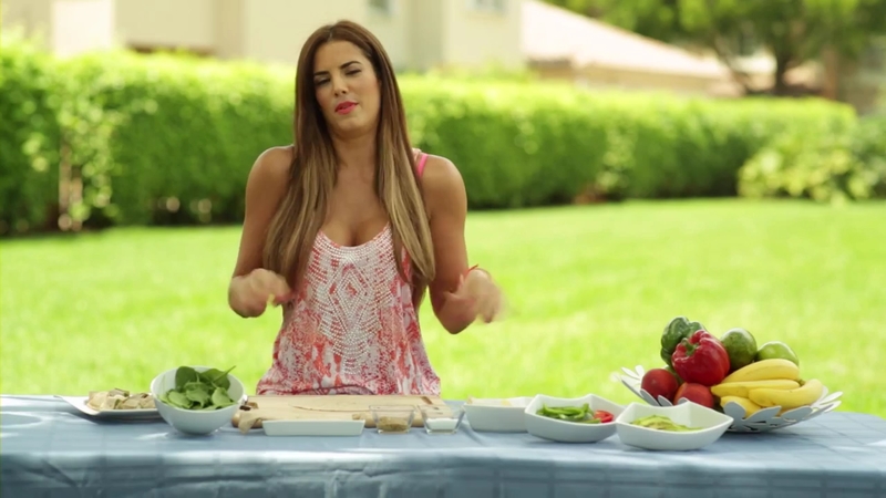 Gaby espino/გაბი ესპინო #14 - Page 17 COCINANDO_SALUDABLE_HEALTHY_ROLLS_A_LA_GABY_mp