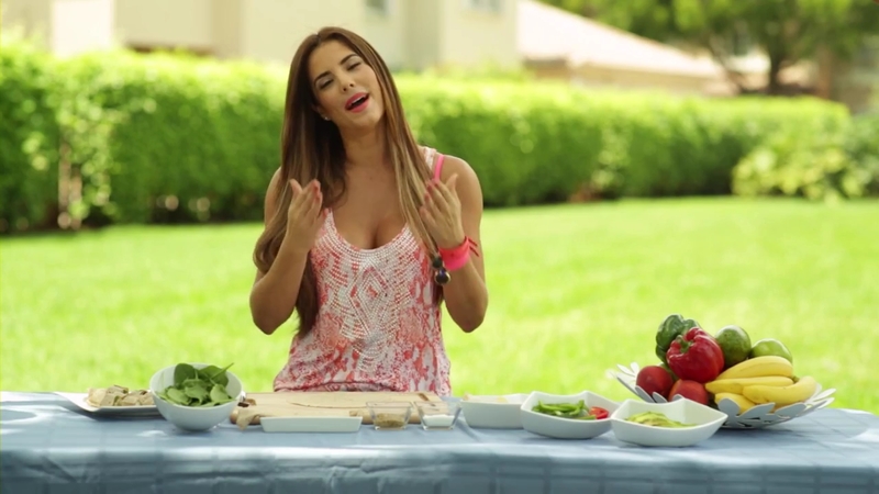 Gaby espino/გაბი ესპინო #14 - Page 20 COCINANDO_SALUDABLE_HEALTHY_ROLLS_A_LA_GABY_mp