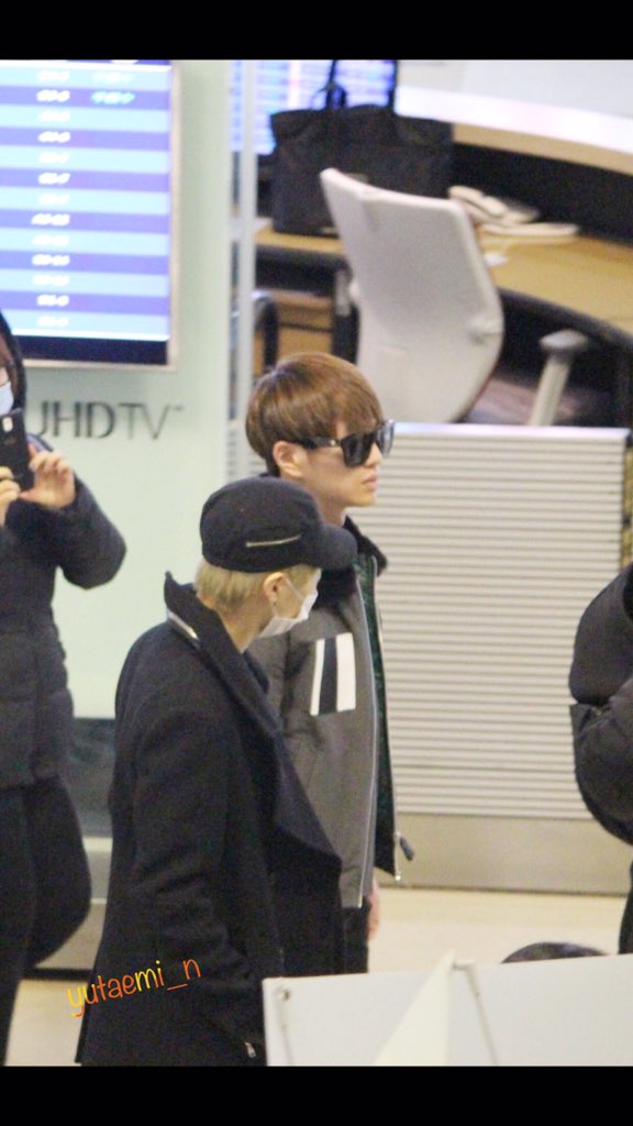 160115 SHINee @ Aeropuerto de Gimpo {Rumbo a Japón} CYt9_Qvq_WYAEkwlb_jpg_orig