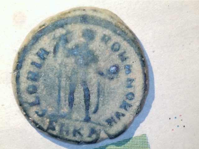 AE2 de Arcadio. GLORIA - ROMANORVM. Ceca Cyzicus. 6_81gr