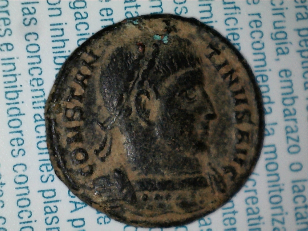 AE3 de Constantino I. VICTORIA AVGG NN. Tesalonica 2260