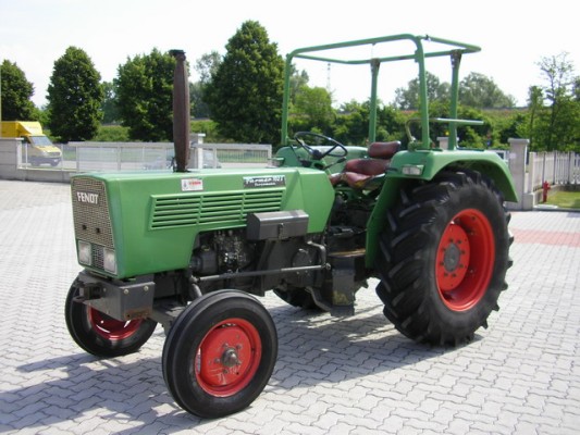 FENDT Tractores   - Página 12 Fendt_FARMER_102_S