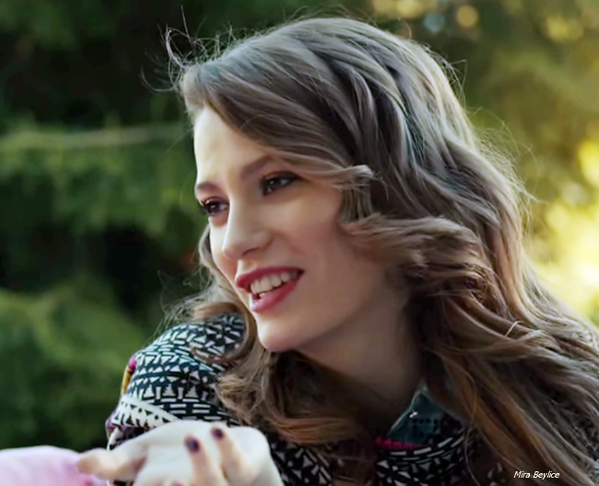 Serenay Sarikaya/სერენაი სარიკაია #23 - Page 20 CJ21_SU5_Uc_AAjjzy