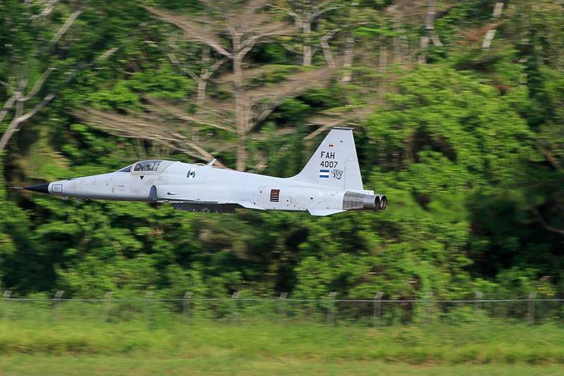Honduras: Aprueban convenio para repotenciar aviones de la FAH. 4226_1232666394