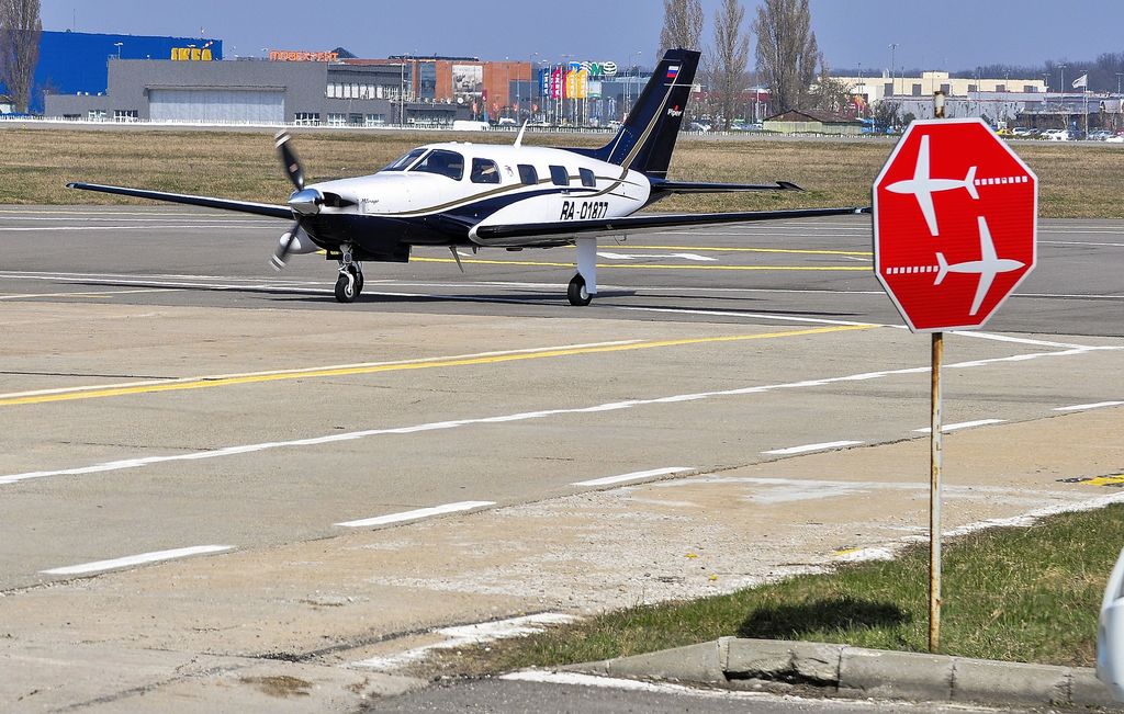  Aeroportul Bucuresti (Aurel Vlaicu/Baneasa) - Martie 2015 DSC_4214a_Copyc