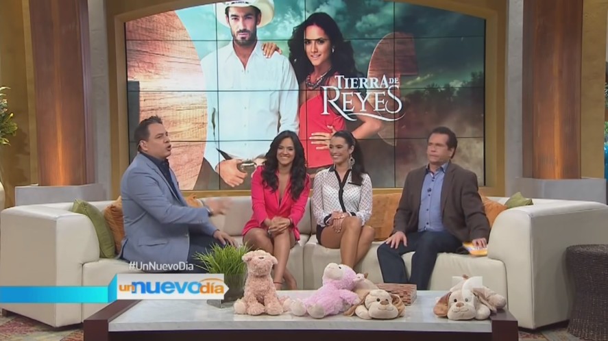 Tierra de Reyes (Telemundo, 2015) - Page 2 Bscap0178