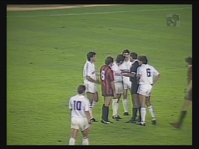 Copa de Europa 1989/1990 - Octavos de Final - Vuelta - Real Madrid Vs. AC Milán (480p) (Castellano) Image