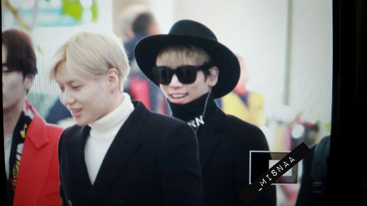 151130 SHINee (s/ Onew) @ Aeropuertos de Incheon y Hong Kong {Rumbo a Hong Kong} CVBVAqw_VAAAT8o_Z_jpg_orig