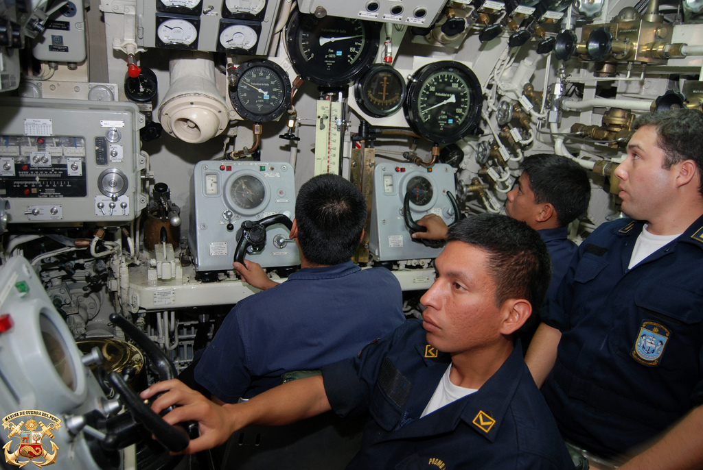 MARINA DE GUERRA DEL PERÚ - Página 5 61_submarino_peruano