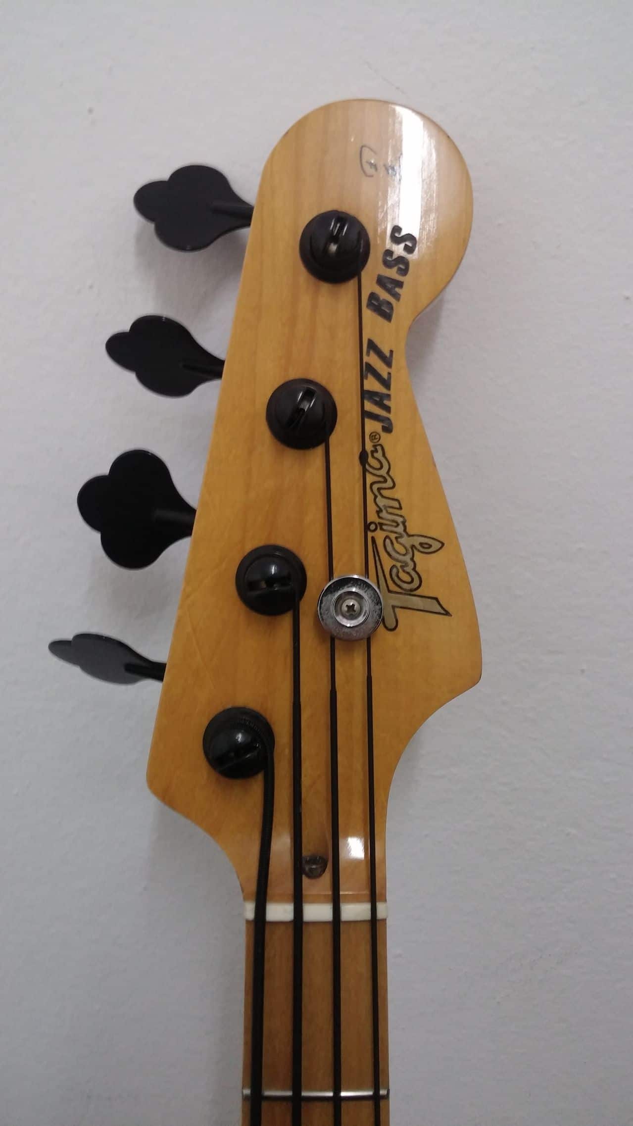 Vendo Baixo Tagima Jazz Bass 4c com Caps EMG 20150717_150413