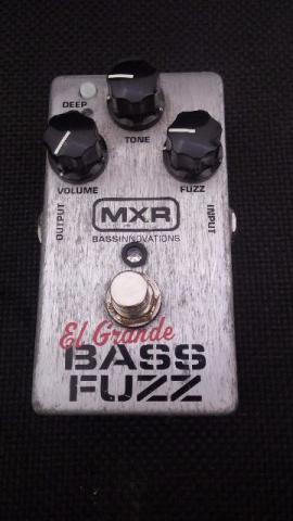 Vendo: Pedal MXR El Grande Bass Fuzz Image