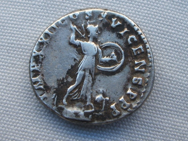 Denario de Domiciano.  IMP XXII COS XVI CENS P P P - Minerva. Roma Image