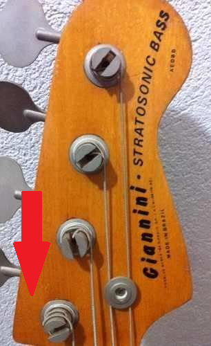 Giannini Stratosonic AE08B: Mito ou Mentira? - Página 20 Headstock_anos_80