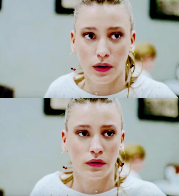 Serenay Sarikaya/სერენაი სარიკაია #23 - Page 52 CHnb55_FVEAAg_VEW