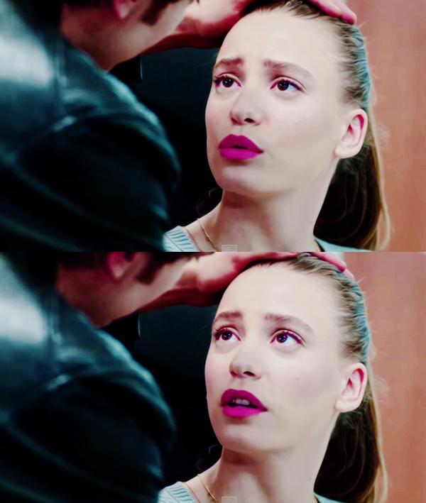 Serenay Sarikaya/სერენაი სარიკაია #23 - Page 52 CEkiw_DDWEAAvv_RT