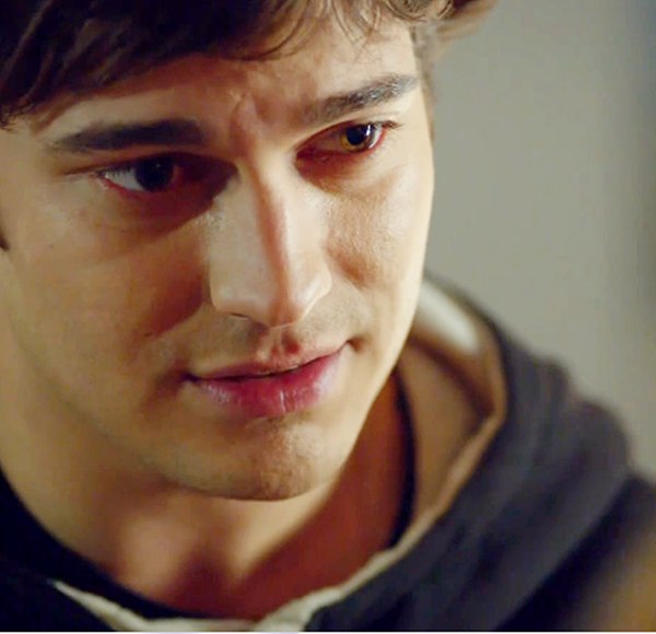 cagatay - Cagatay ulusoy/ ჩაათაი ულუსოი #2 - Page 9 TQy_W_Kvk_BW0