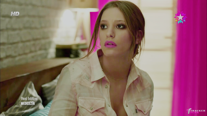 Serenay Sarikaya/სერენაი სარიკაია #23 - Page 32 11813328_917926714920839_1400464702890099860_n