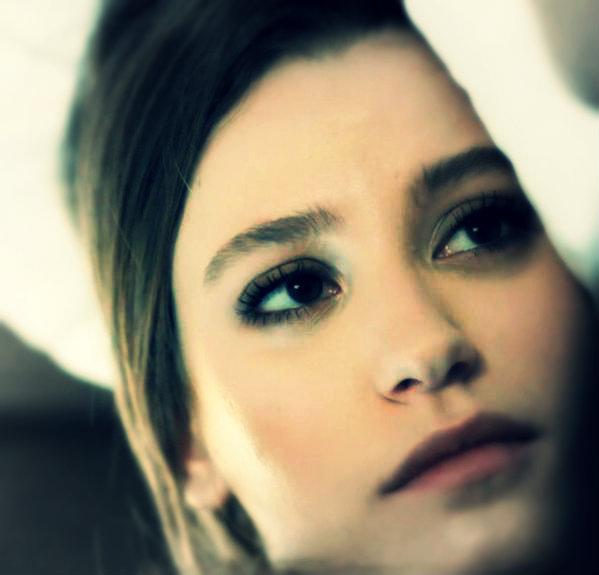 Serenay Sarikaya/სერენაი სარიკაია #22 - Page 9 CEl_Vnmo_Wo_AEe_M9