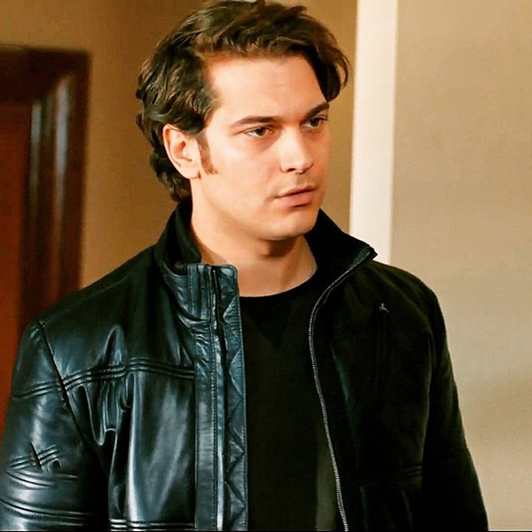 Cagatay ulusoy/ ჩაათაი ულუსოი #2 - Page 9 Oh_Yt_CYzy_B9_E