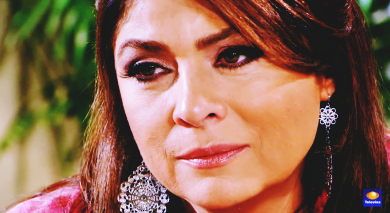 Victoria Ruffo/ვიქტორია რუფო - Page 38 Jhuyvgf