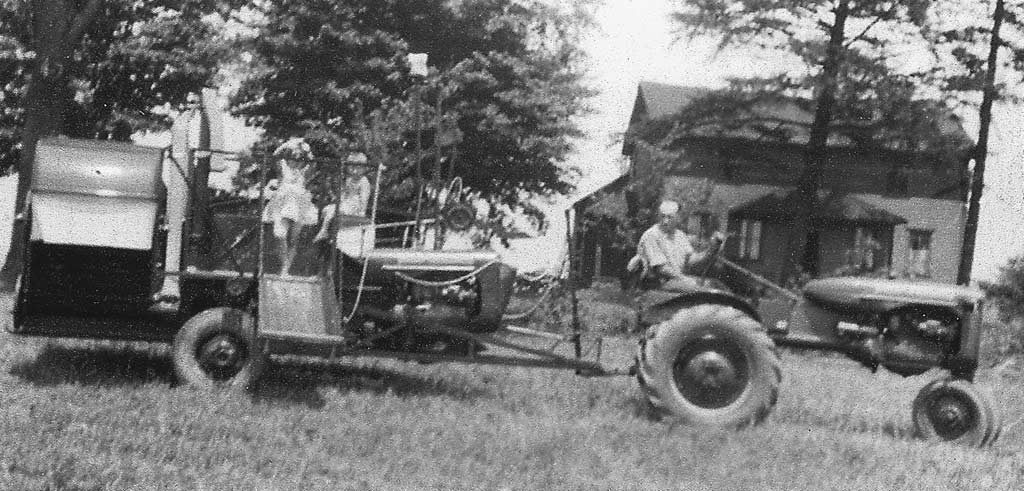 Tractores en fotos de época.  - Página 13 1942_-_Braceville_Township_-_USA