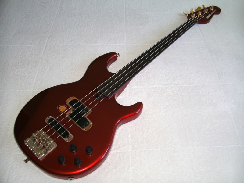 Mostre o fretless mais bonito que você já viu! 227