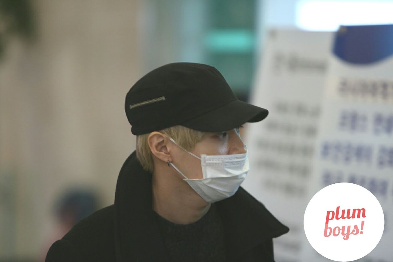 160115 Taemin @ Aeropuerto Gimpo {Rumbo a Japón} CYt6f9_PUEAAr4ws_jpg_orig