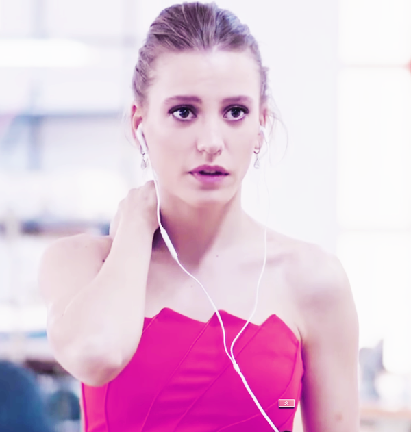 Serenay Sarikaya/სერენაი სარიკაია #22 - Page 10 CEl_LFWk_XIAA6om_D