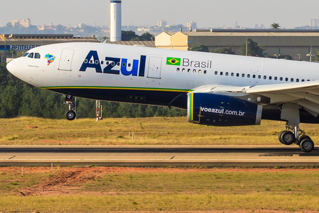 Campinas: Operação RWY 33 0807_Azul_Cargo267_1