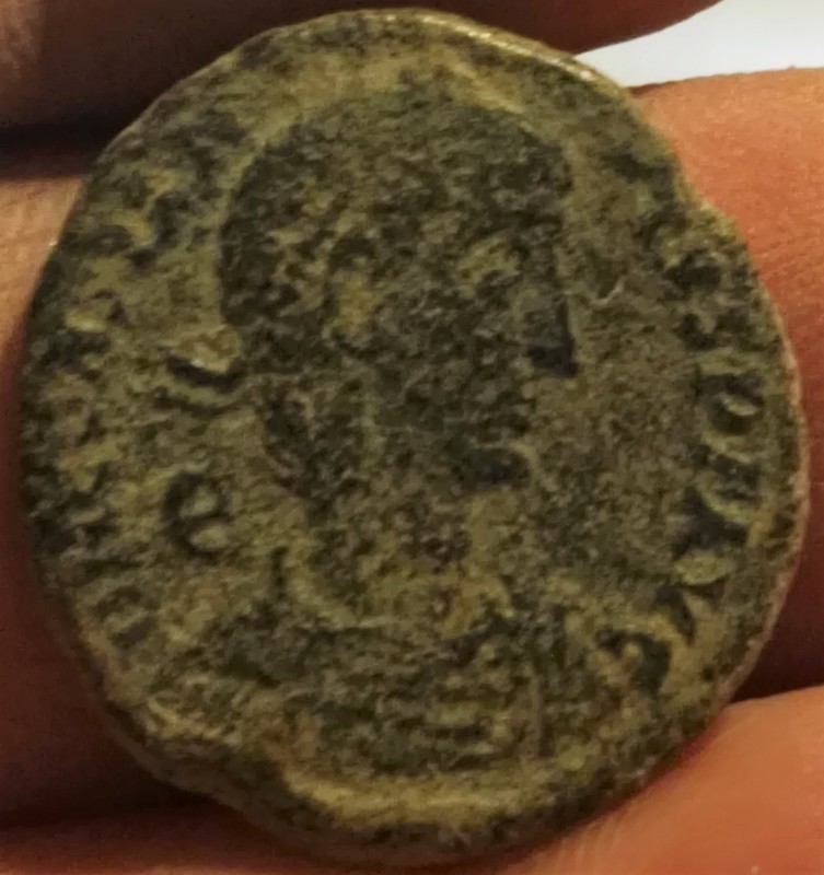AE2 de Constancio II. FEL TEMP RE-PARATIO. Soldado romano alanceando a jinete caído. Ceca Cyzicus. IMG_20170727_125450