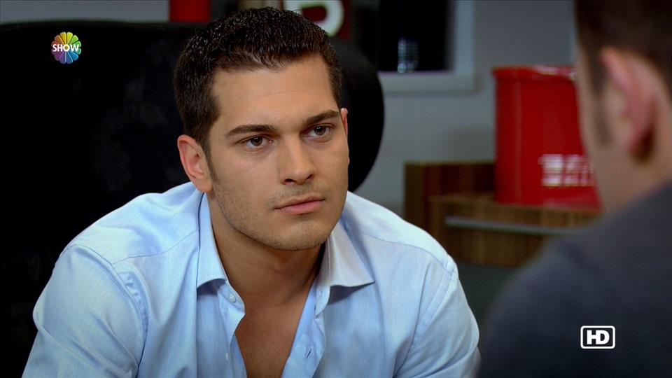 Çağatay Ulusoy  14177_383877608354593_744673047_n