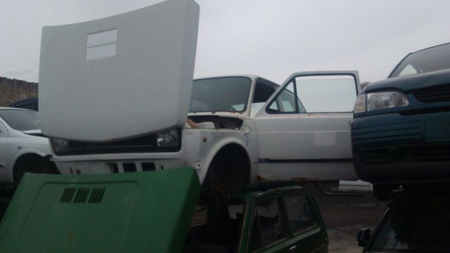 COCHES INTERESANTES,PARADOS Y ABANDONADOS EN HUELVA,BADAJOZ Y PROVINCIA - Página 25 IMG_20150319_WA0007