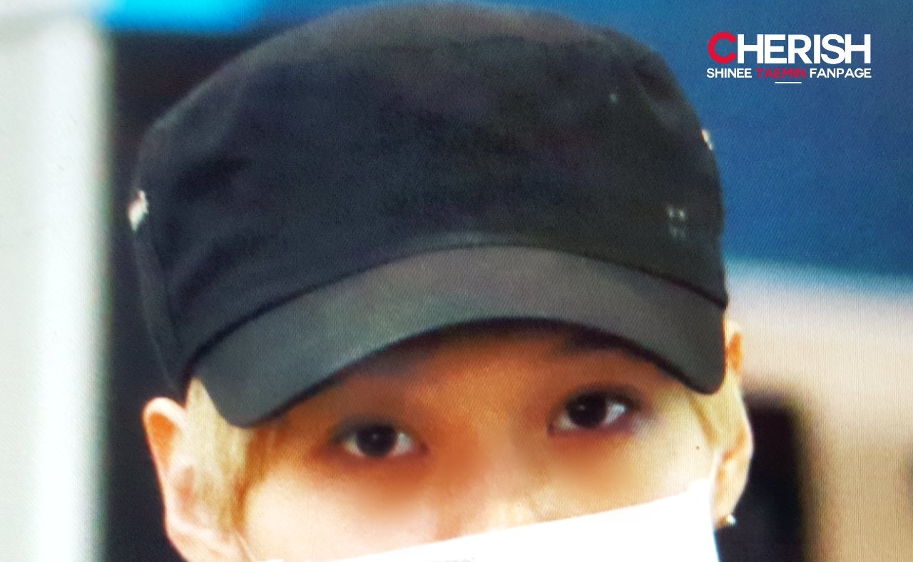 160115 Taemin @ Aeropuerto Gimpo {Rumbo a Japón} CYt_Ljg_WQAEGNl_L_jpg_orig