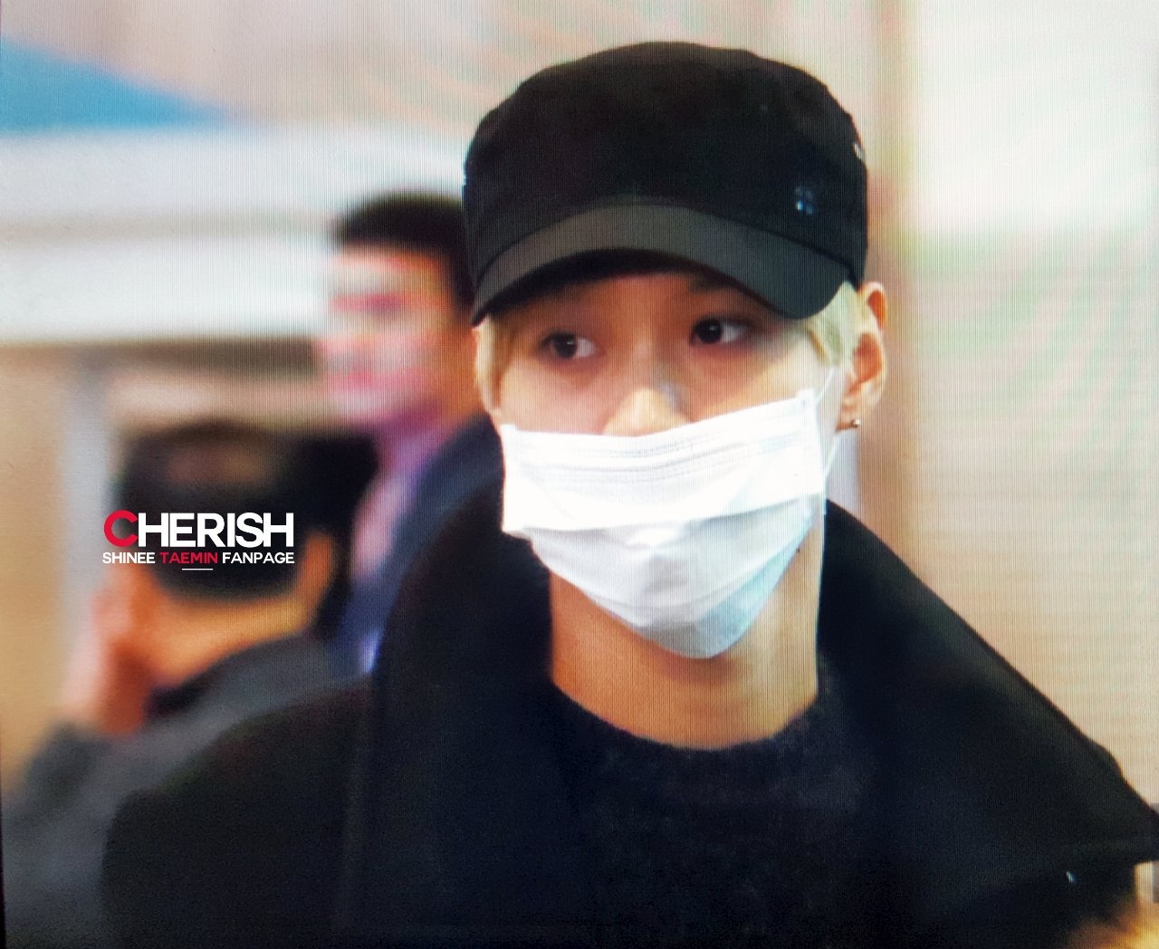 160115 Taemin @ Aeropuerto Gimpo {Rumbo a Japón} CYt_Kc4_WMAEEa_KQ_jpg_orig