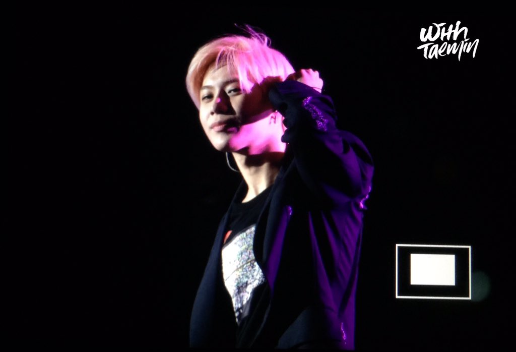 151030 Taemin @ 2015 K-POP World Festival en Changwon CSkz_XI6_UAAAS0x_J_jpg_orig