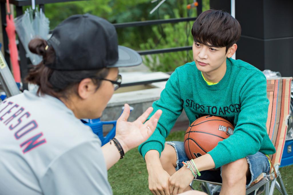 [Twitter] 151007 Actualización de OnStyle con Minho CQs_Hpl_LUk_AAu31x_jpg_orig