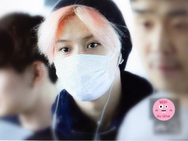 151026 Taemin @ Aeropuertos Pudong y Narita {Rumbo a Japón} CSNHX0d_UAAA9_Oto_jpg_orig