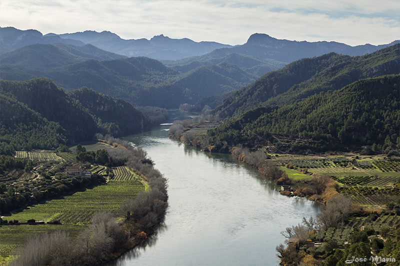 Sierra de Cardó-el Boix y Rio Ebro Sierras_de_Card_el_Boix