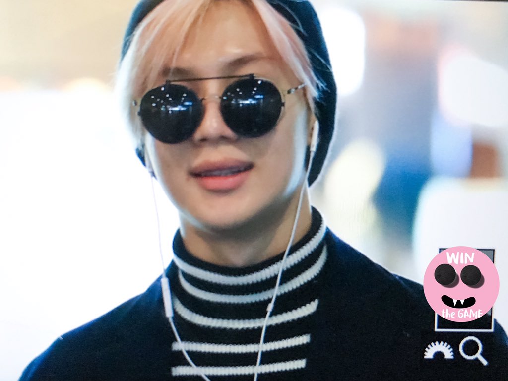 151029 Taemin @ Aeropuertos de Haneda y Gimpo {Rumbo a Corea} CSdpg_C9_VAAAhrp2_jpg_orig