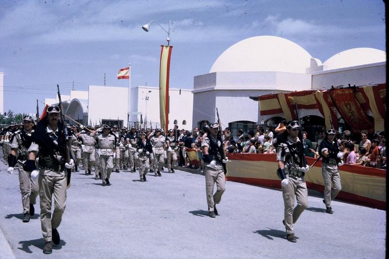 Desfile de la Victoria, año 1972. Aaiun. 27788183_1234317040035773_8221451901289366538_o