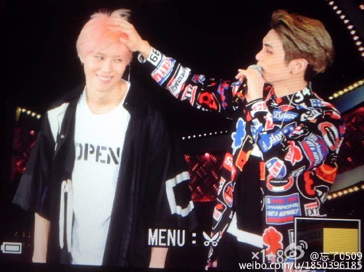 151025 SHINee @ 'SHINee World Concert IV in Shanghai' CSK31ao_VAAA5_YJw_jpg_orig