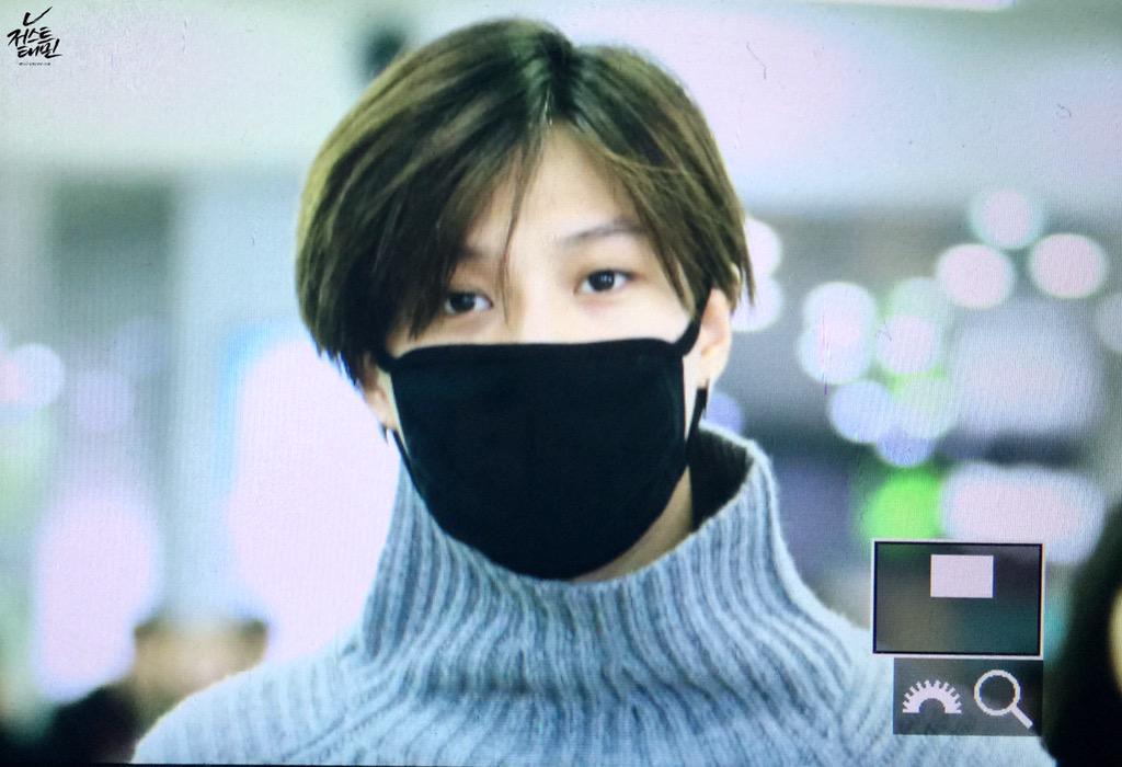 151012 Taemin @ Aeropuertos de Jeju y Gimpo {Rumbo a Seúl} CRGax_Lo_UEAEPKiv_jpg_orig