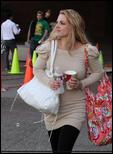 Britney Ve Lynn Yeni Arabasıyla Beverly Hills'de[8 Mart] 3056012_UTB_ShoppingLynne_8