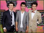 Jonas Brothers Resimleri - Sayfa 3 3187559_jonas-brothers-kids-choice-awards-2010-04