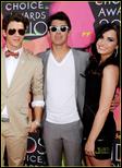 Jonas Brothers Resimleri - Sayfa 3 3187560_jonas-brothers-kids-choice-awards-2010-05