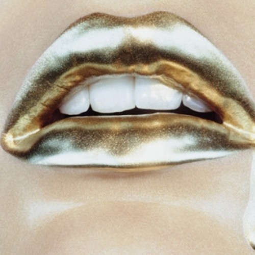 Volim zlatno - Page 3 Fashion-gold-lips-makeup-style-Favim.com-241927