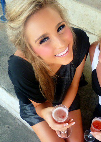 كامرتي  - صفحة 3 Beautiful-drink-girl-pretty-smile-Favim.com-256537